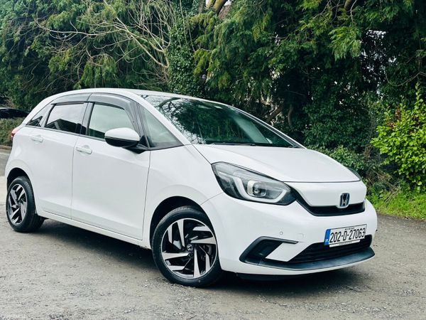 Honda Fit Hatchback, Petrol Hybrid, 2020, White