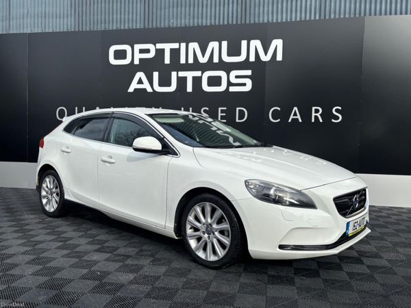Volvo V40 Hatchback, Petrol, 2015, White