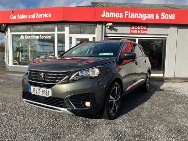 Peugeot 5008 MPV, Diesel, 2019, Grey