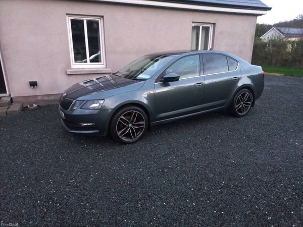 Skoda Octavia Hatchback, Diesel, 2018, Grey