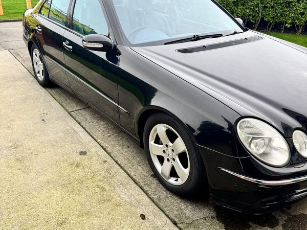Mercedes-Benz E-Class Saloon, Diesel, 2006, Black
