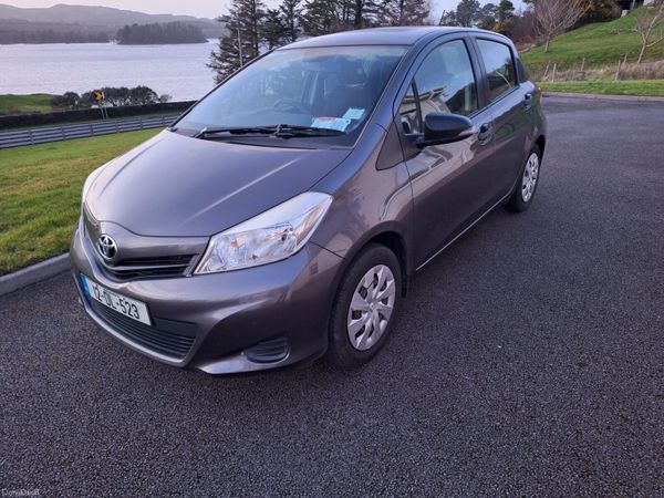 Toyota Yaris Hatchback, Petrol, 2012, Grey