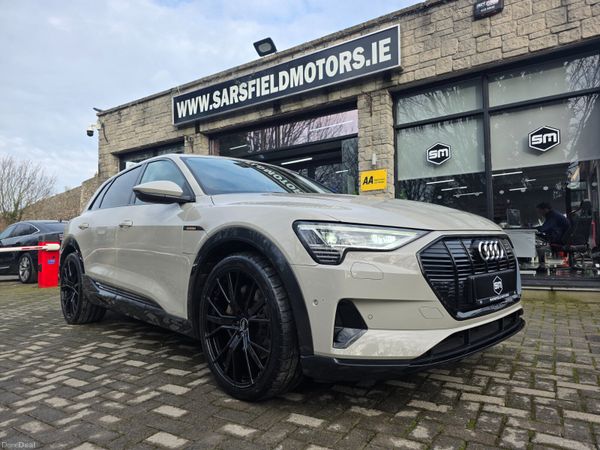 Audi e-tron Estate/Jeep, Electric, 2021, Yellow