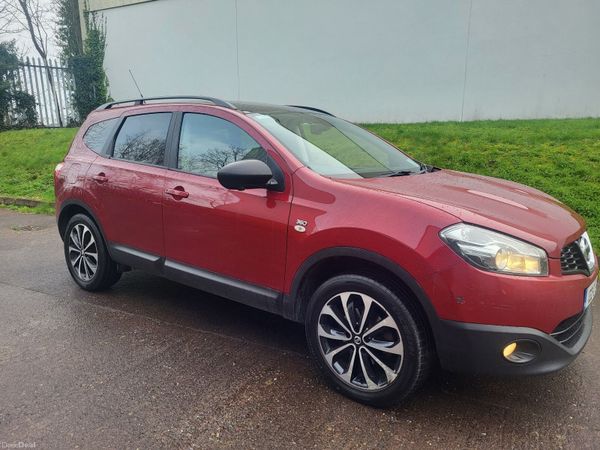 Nissan Qashqai+2 MPV, Diesel, 2013, Red