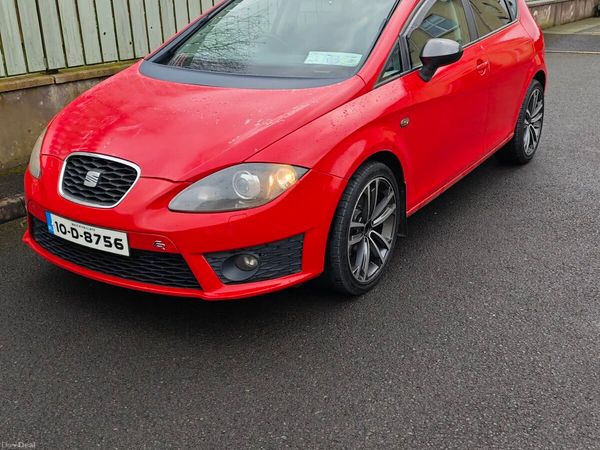 SEAT Leon Hatchback, Diesel, 2010, Red