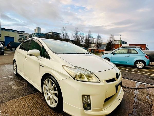 Toyota Prius , Hybrid, 2011, White