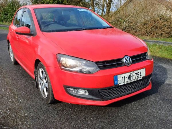 Volkswagen Polo Hatchback, Petrol, 2011, Red