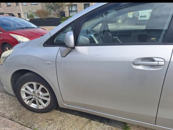 Toyota Verso MPV, Diesel, 2011, Silver