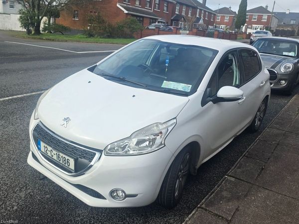 Peugeot 208 Hatchback, Petrol, 2012, White