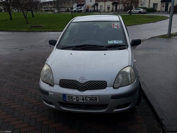 Toyota Yaris Hatchback, Petrol, 2005, Silver