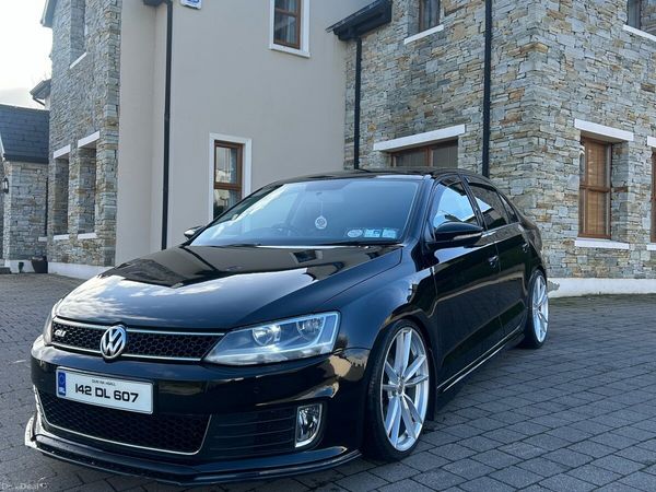 Volkswagen Jetta Saloon, Diesel, 2014, Black