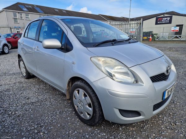 Toyota Yaris Hatchback, Petrol, 2010, Silver