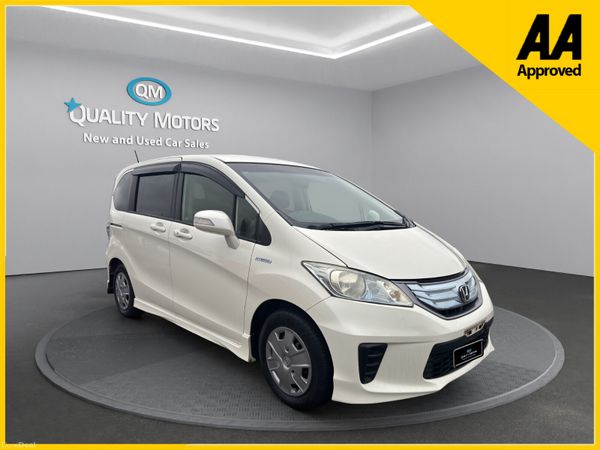 Honda Freed MPV, Petrol Hybrid, 2013, White