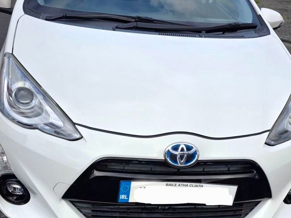 Honda Fit Hatchback, Petrol, 2020, White