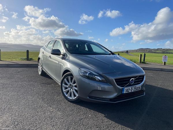 Volvo V40 Hatchback, Diesel, 2014, Grey