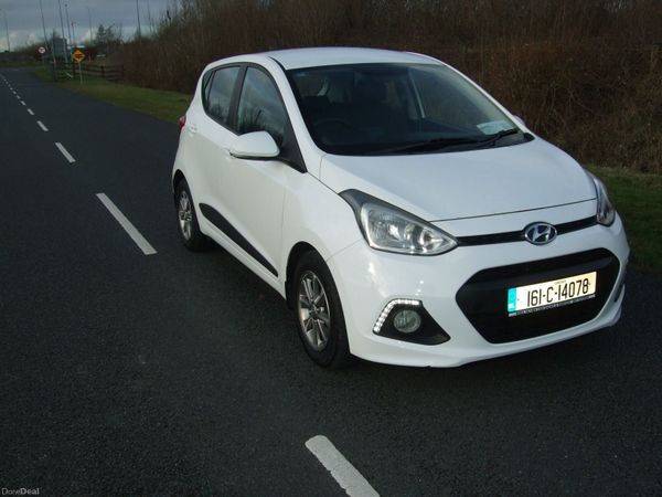 Hyundai i10 Hatchback, Petrol, 2016, White