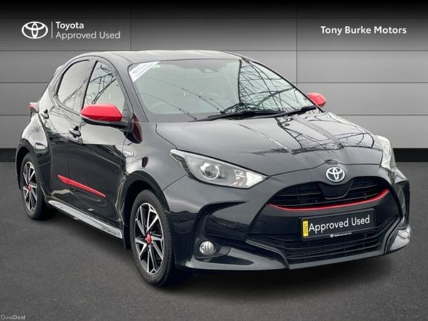 Toyota Yaris Hatchback, Petrol Hybrid, 2021, Black