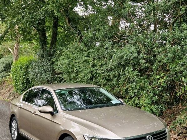 Volkswagen Passat Saloon, Diesel, 2016, Gold