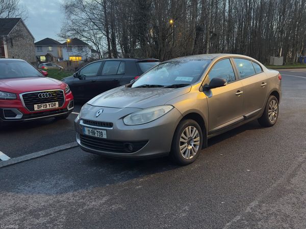 Renault Fluence Saloon, Diesel, 2011, Gold