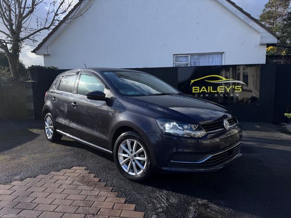 Volkswagen Polo Hatchback, Petrol, 2015, Grey