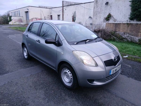 Toyota Yaris Hatchback, Petrol, 2006, Silver
