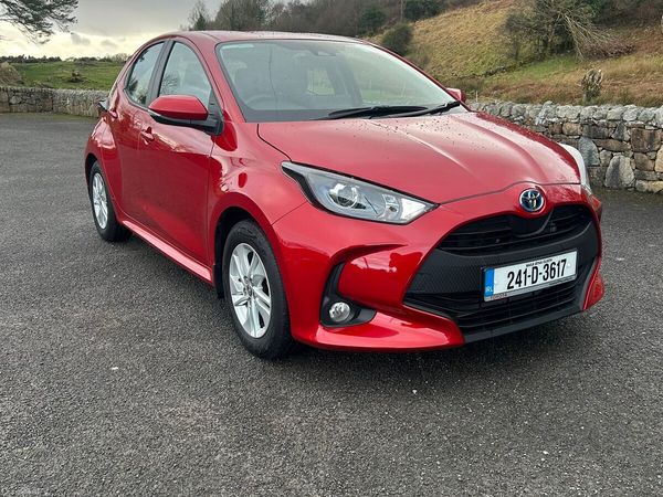 Toyota Yaris Hatchback, Petrol Hybrid, 2024, Red