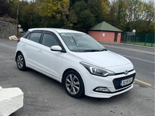 Hyundai i20 Hatchback, Diesel, 2016, White