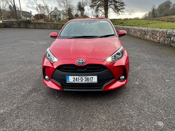 Toyota Yaris Hatchback, Petrol Hybrid, 2024, Red