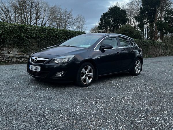 Opel Astra MPV, Diesel, 2012, Black