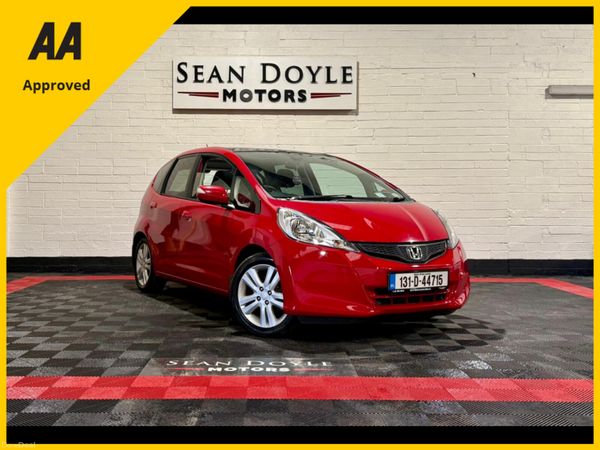 Honda Jazz Hatchback, Petrol, 2013, Red