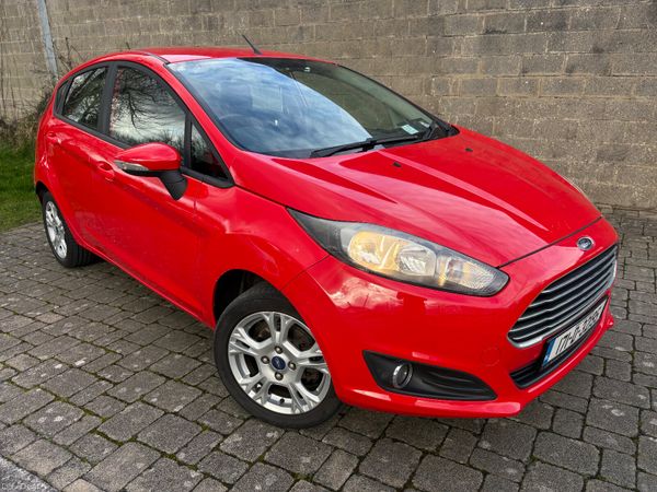 Ford Fiesta Hatchback, Petrol, 2017, Red