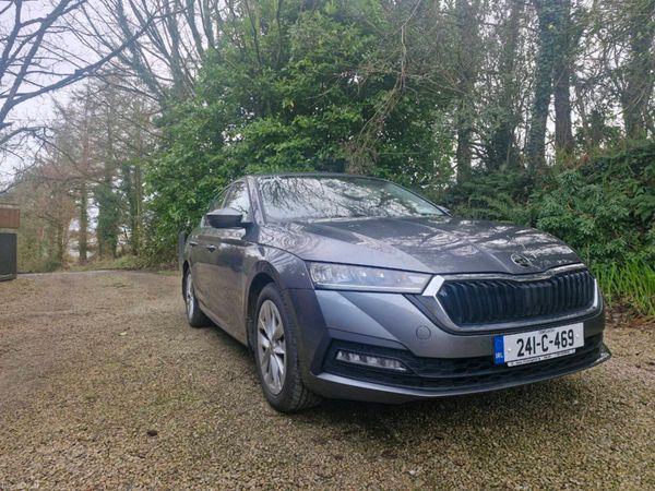 Skoda Octavia Saloon, Petrol, 2024, Grey