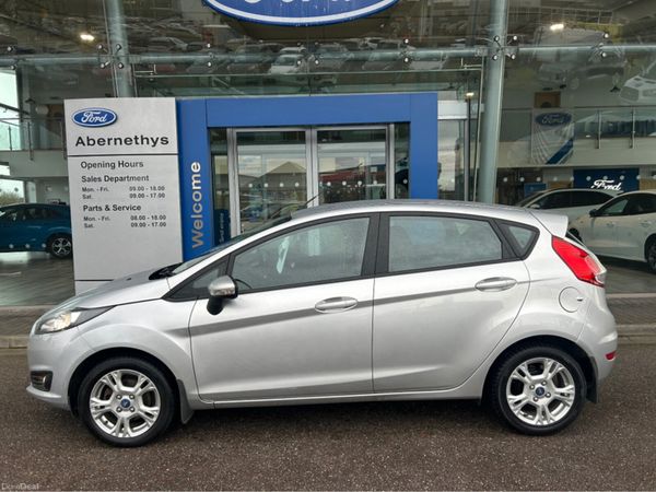 Ford Fiesta Hatchback, Petrol, 2015, Silver