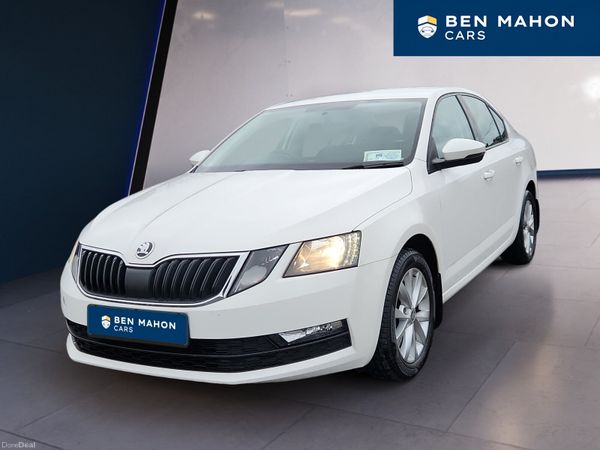 Skoda Octavia Saloon, Diesel, 2018, White