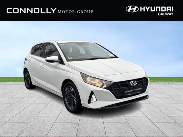 Hyundai i20 Hatchback, Petrol, 2023, White