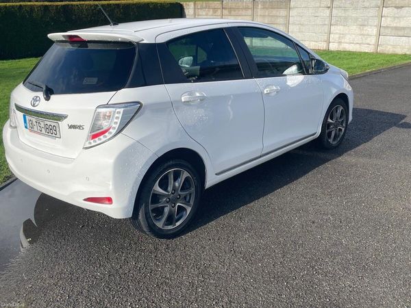 Toyota Yaris Hatchback, Petrol, 2013, White