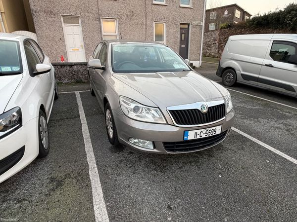 Skoda Octavia Saloon, Diesel, 2011, Beige