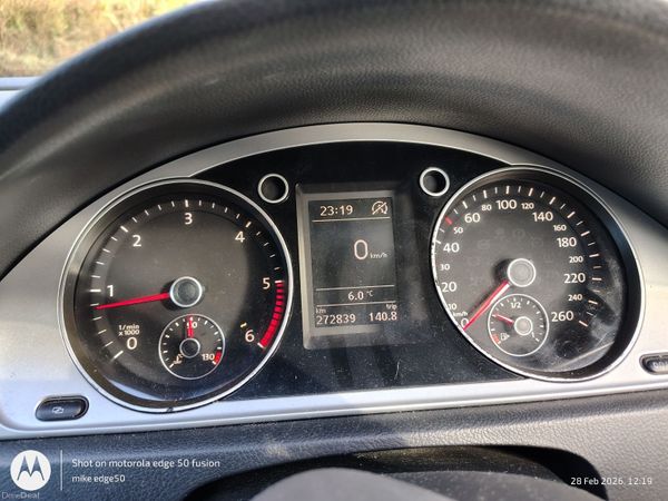 Volkswagen Passat Saloon, Diesel, 2011, Silver