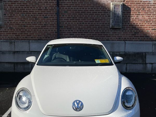 Volkswagen Beetle Hatchback, Petrol, 2013, White