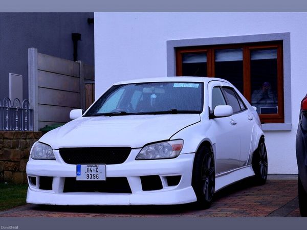 Lexus IS Saloon, Petrol, 2004, White