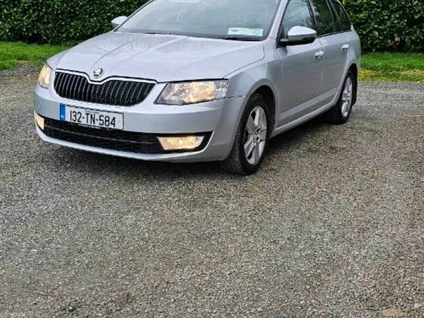 Skoda Octavia Estate, Diesel, 2013, Silver