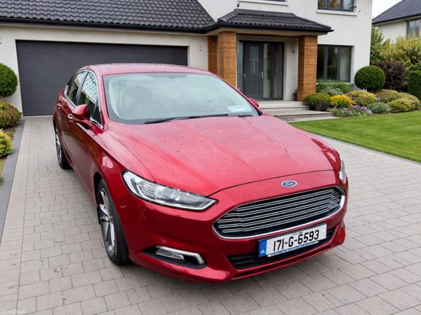 Ford Mondeo Hatchback, Diesel, 2017, Red