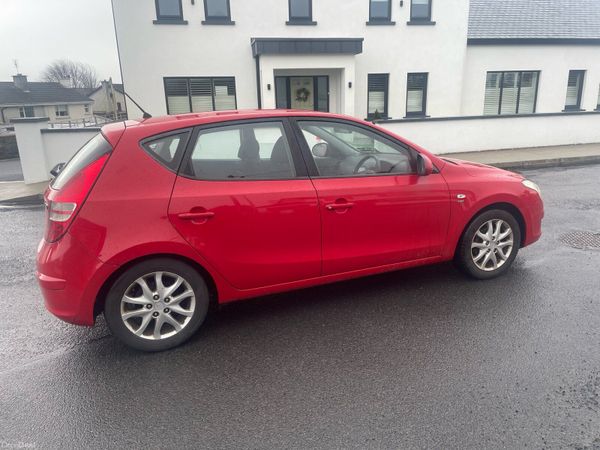 Hyundai i30 Hatchback, Diesel, 2010, Red
