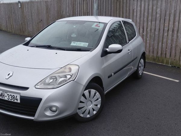 Renault Clio Hatchback, Ethanol Petrol, 2010, Silver