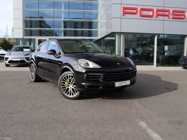 Porsche Cayenne SUV, Petrol Plug-in Hybrid, 2023, Black