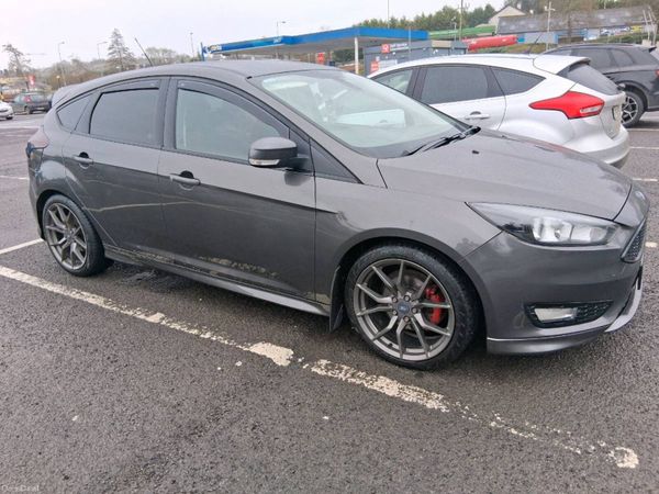 Ford Focus Hatchback, Diesel, 2015, Grey
