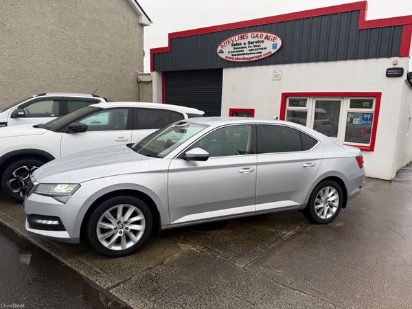 Skoda Superb Hatchback, Diesel, 2022, Silver