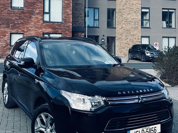 Mitsubishi Outlander SUV, Petrol Plug-in Hybrid, 2015, Black