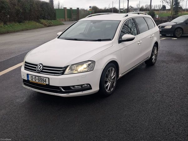 Volkswagen Passat Estate, Petrol, 2012, White