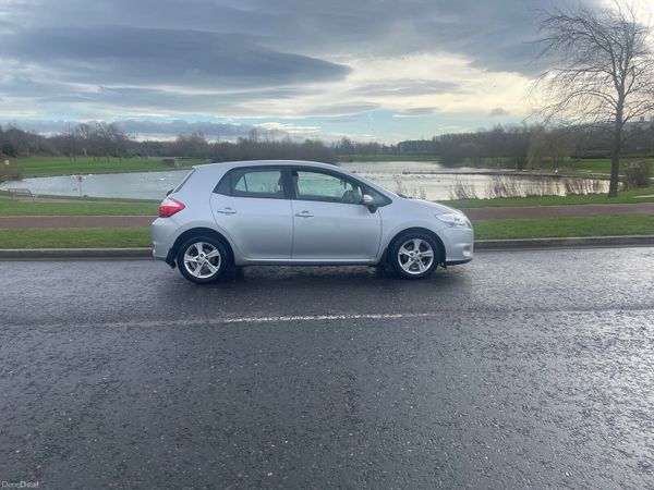 Toyota Auris Hatchback, Diesel, 2010, Silver